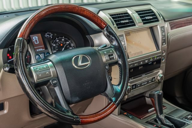 Used 2016 Lexus GX 460 w/ Premium Package AWD/4WD image 25