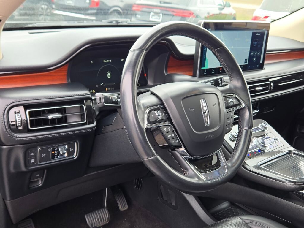 Used 2021 Lincoln Nautilus Reserve w/ Monochromatic Package image 35