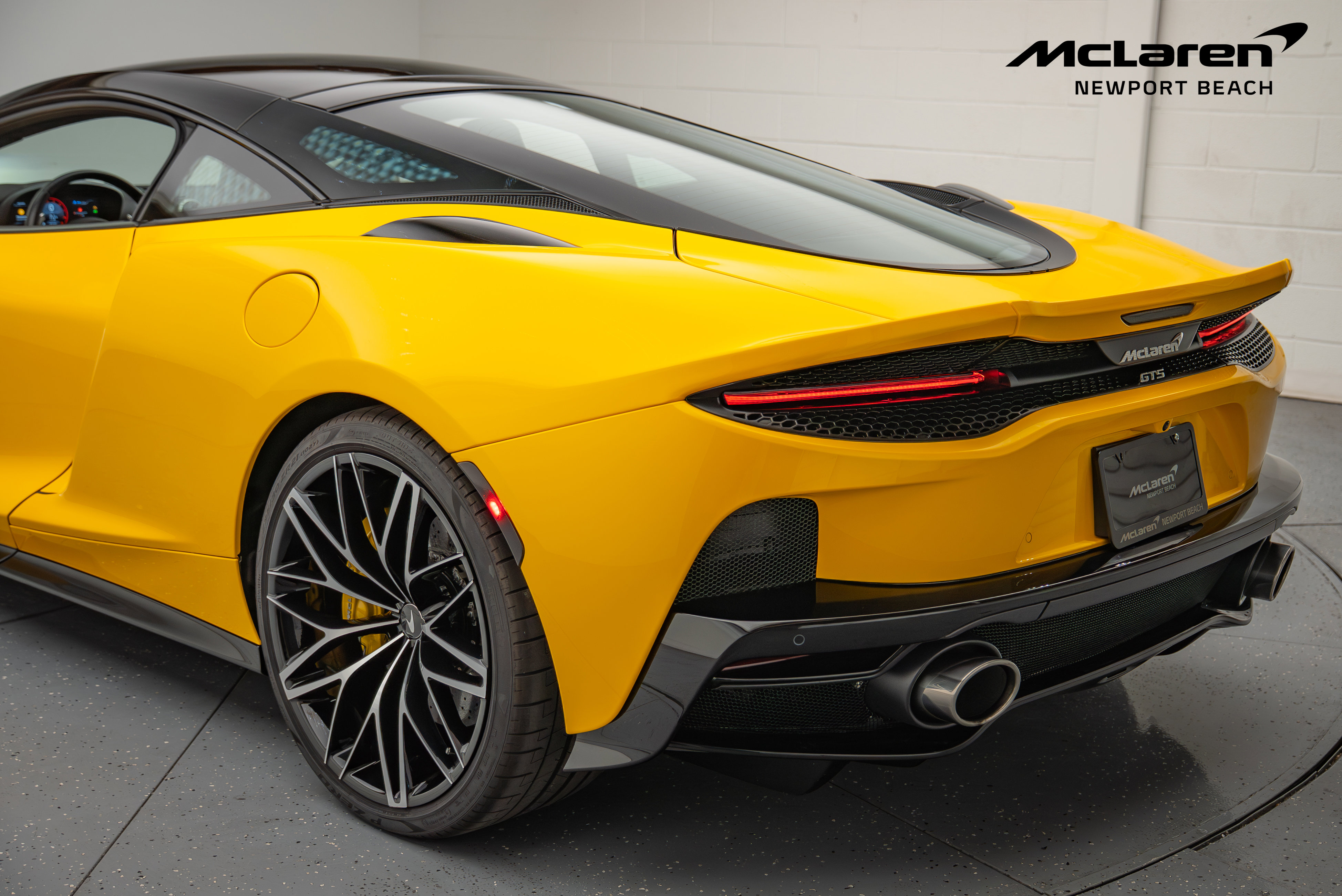 Used 2025 McLaren GTS image 14