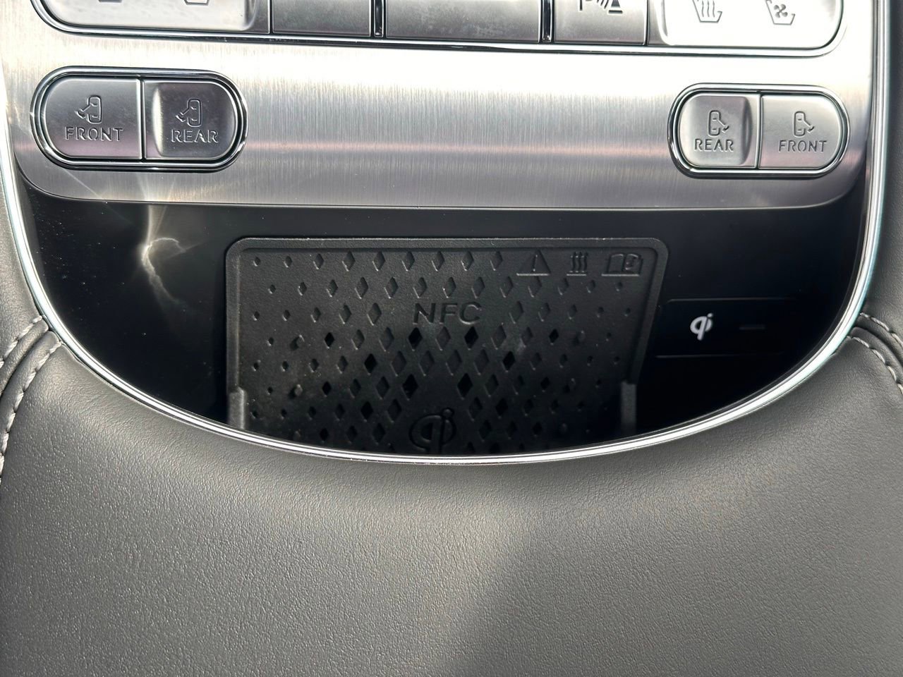 Used 2025 Genesis G90 3.5T image 39