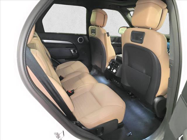 New 2025 Land Rover Discovery Dynamic SE AWD/4WD image 11