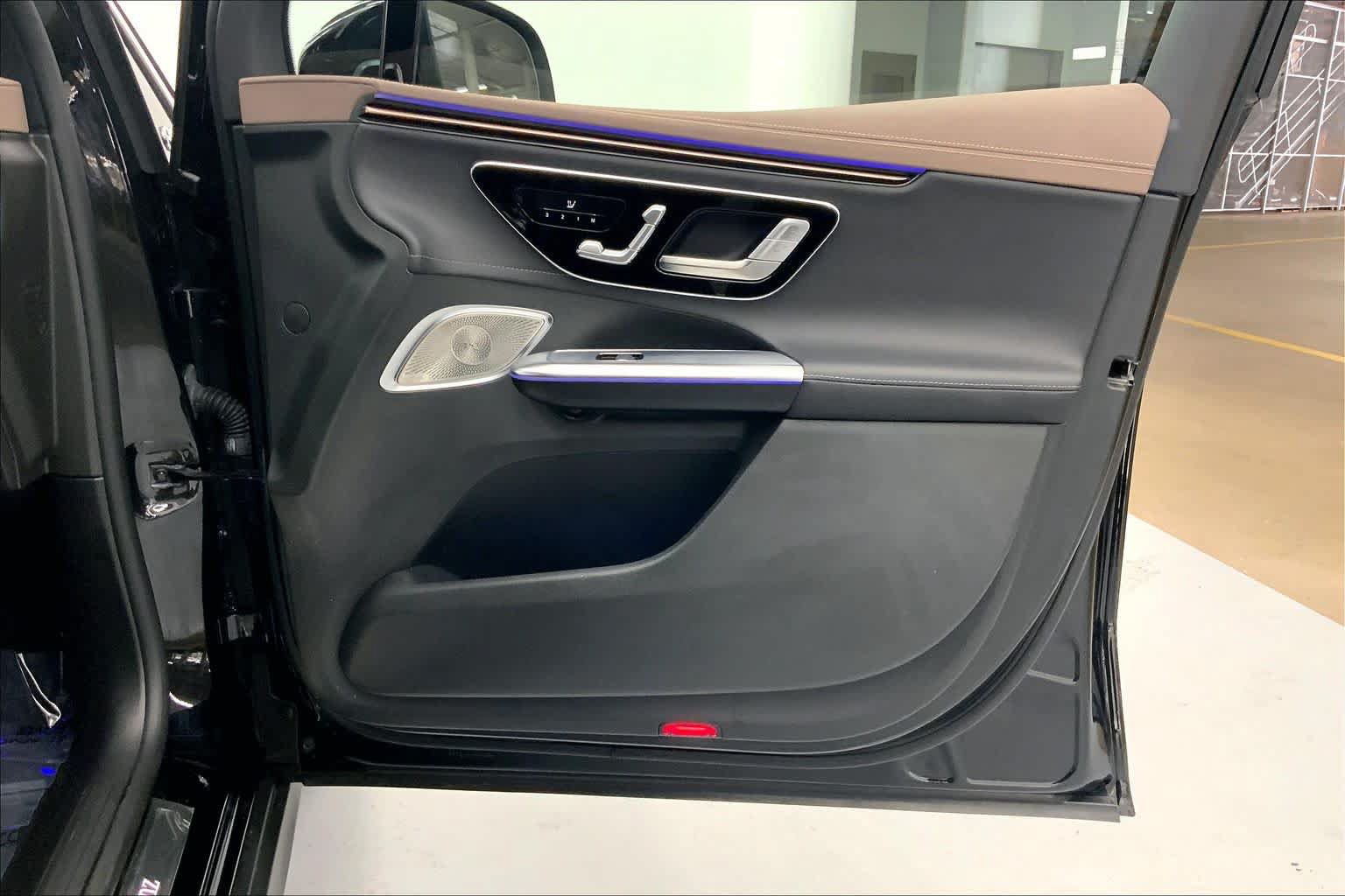 Used 2023 Mercedes-Benz EQE 350+ SUV image 9