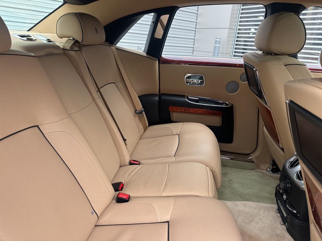 Used 2014 Rolls-Royce Ghost image 23