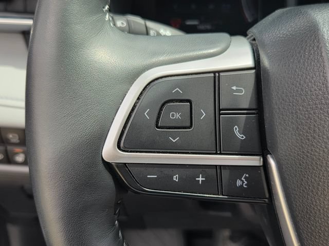 Used 2023 Toyota Highlander Platinum FWD image 27