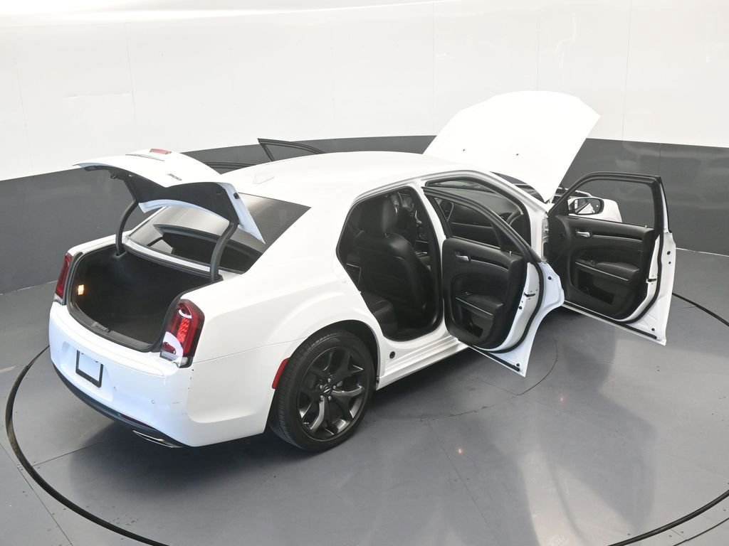 Used 2023 Chrysler 300 Touring L image 60