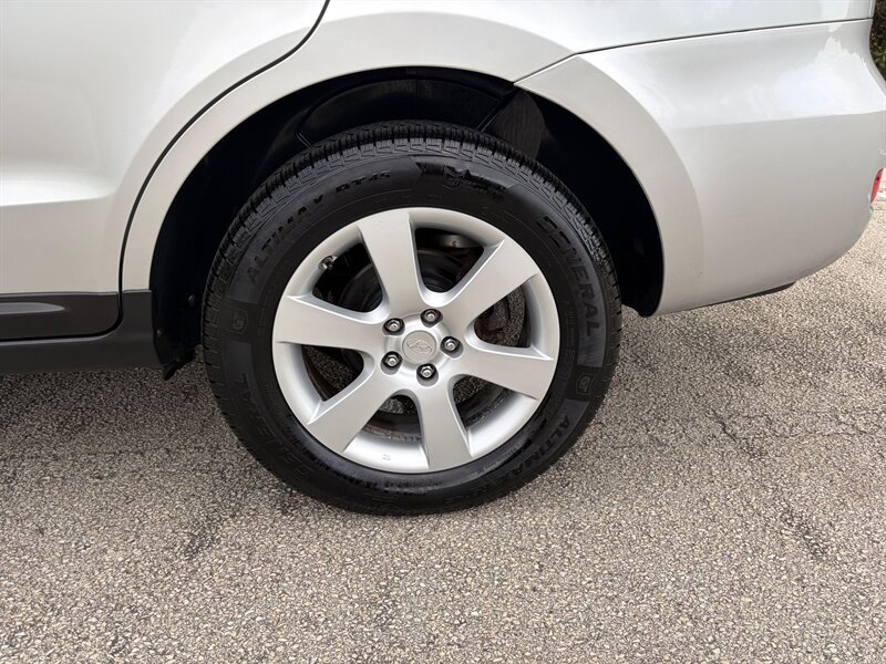Used 2007 Hyundai Santa Fe SE FWD image 27