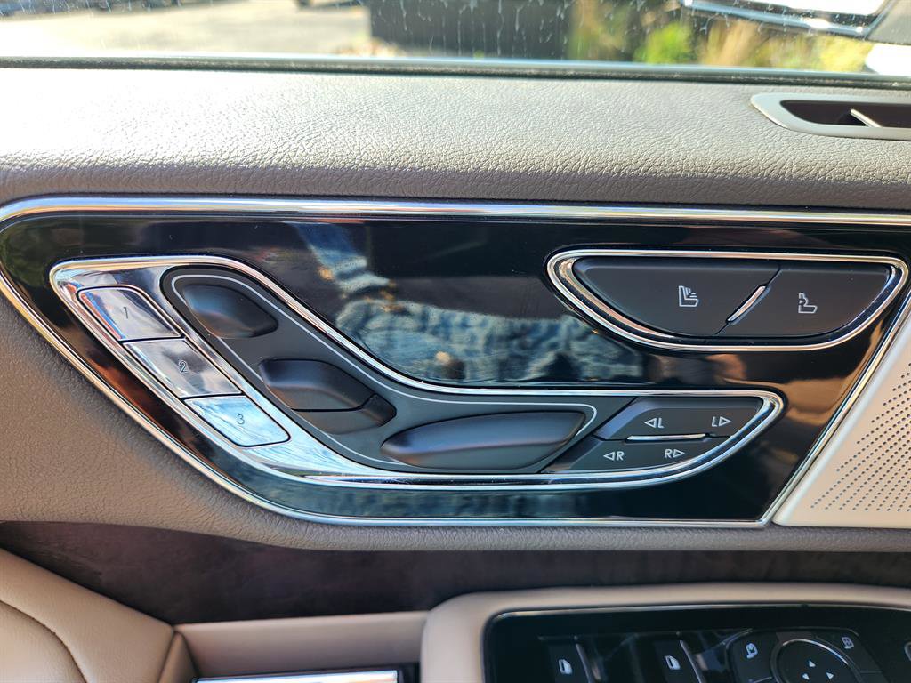 Used 2022 Lincoln Navigator Reserve image 35