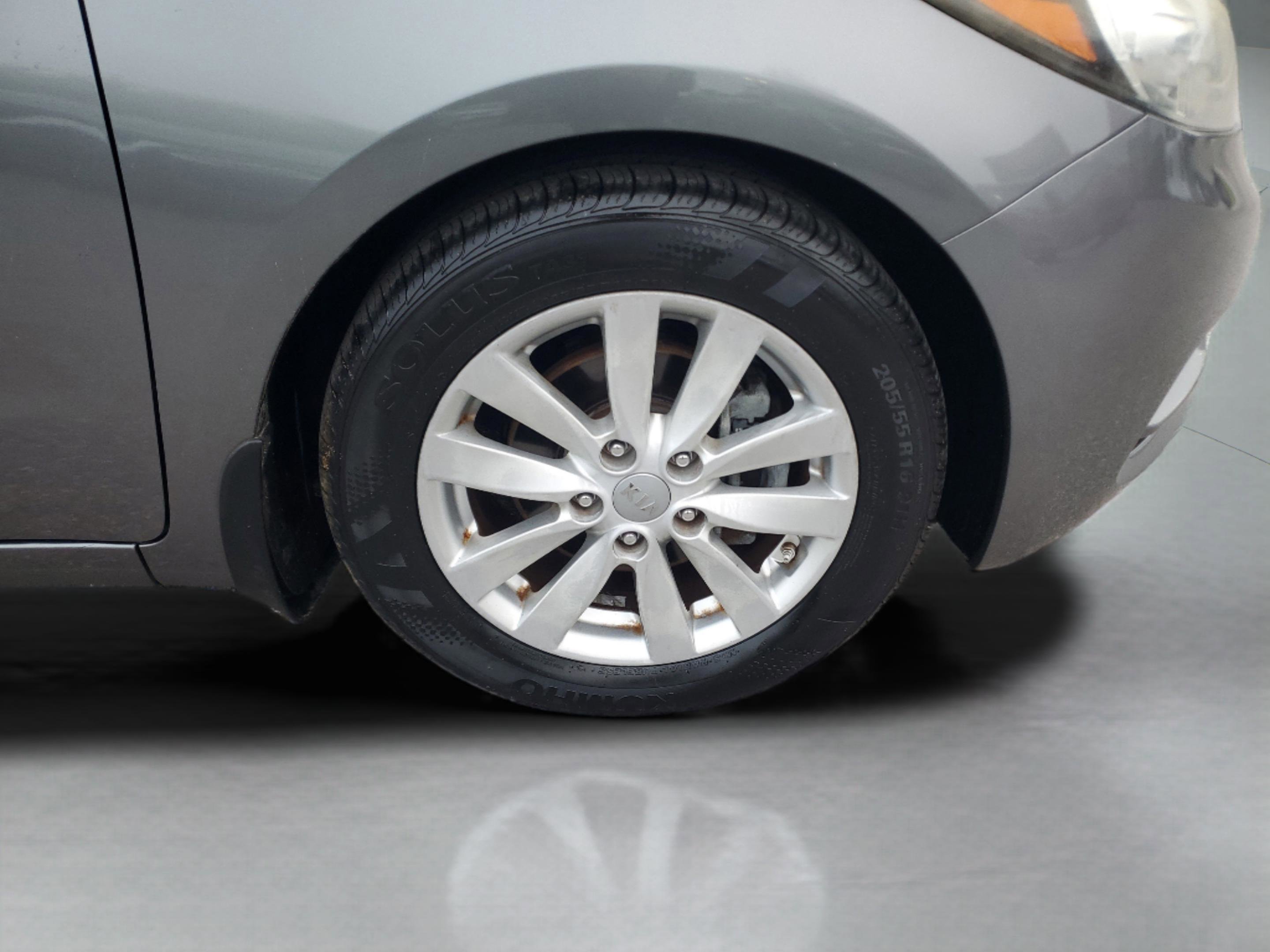 Used 2015 Kia Forte EX image 6