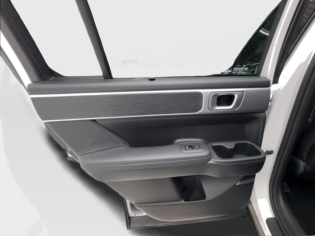 Used 2025 Hyundai Santa Fe Limited AWD/4WD image 27