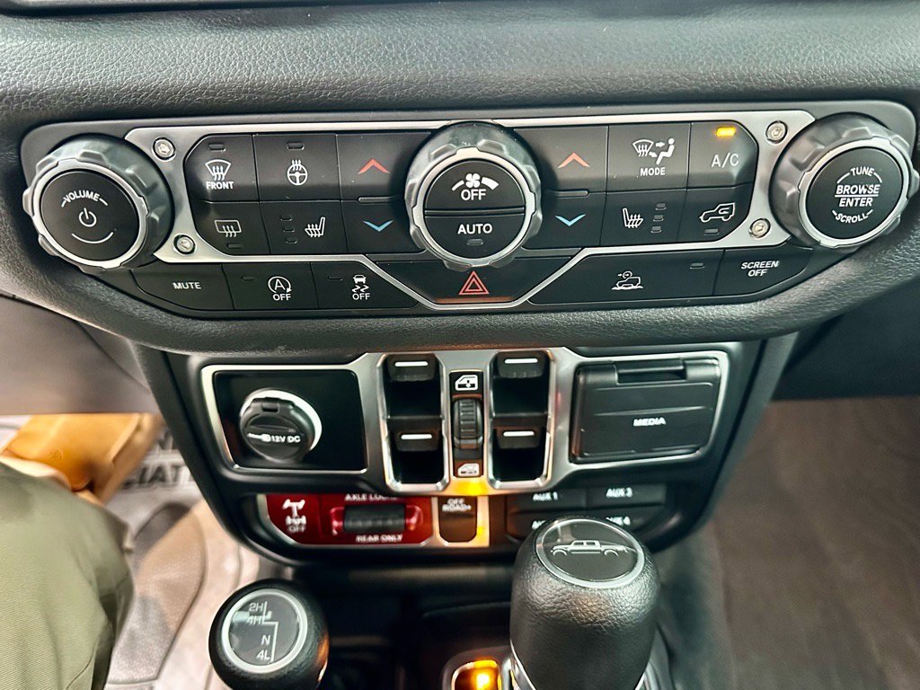 Used 2024 Jeep Gladiator Sport image 37