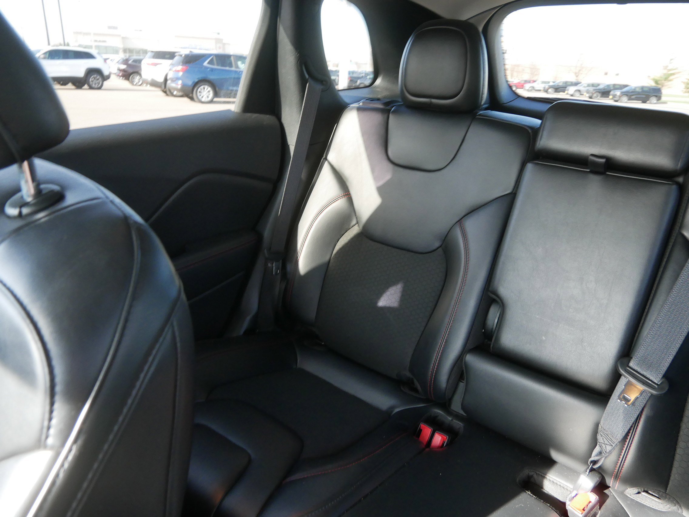 Used 2020 Jeep Cherokee Trailhawk w/ Cold Weather Group image 12