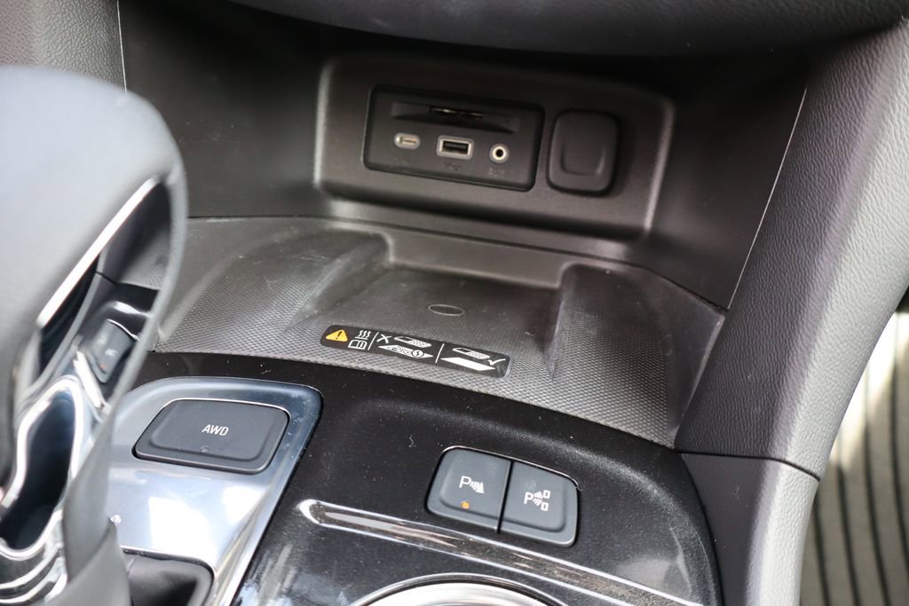 Used 2023 Chevrolet Equinox Premier image 26