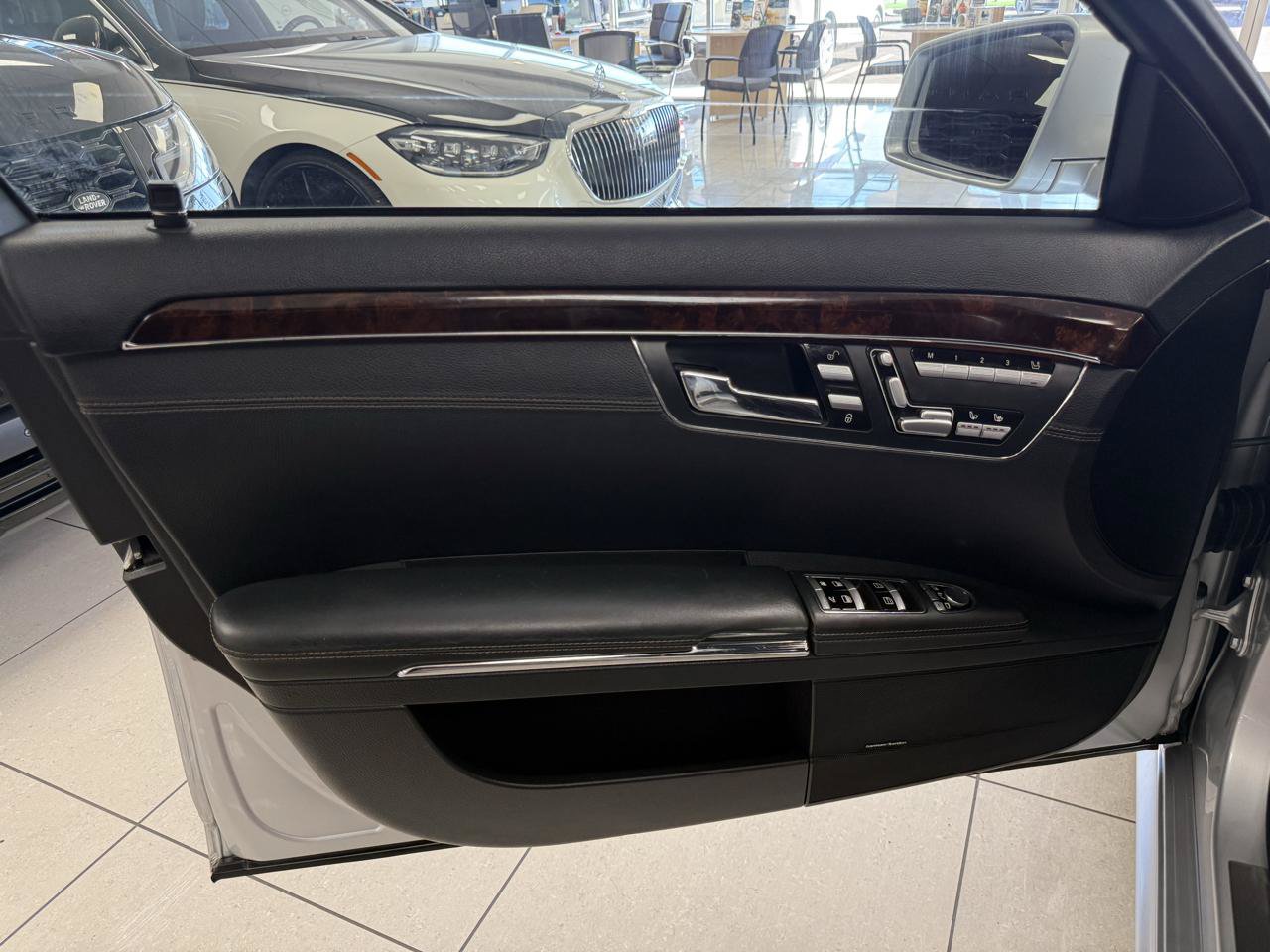Used 2013 Mercedes-Benz S 63 AMG w/ Rear Seat Pkg image 9