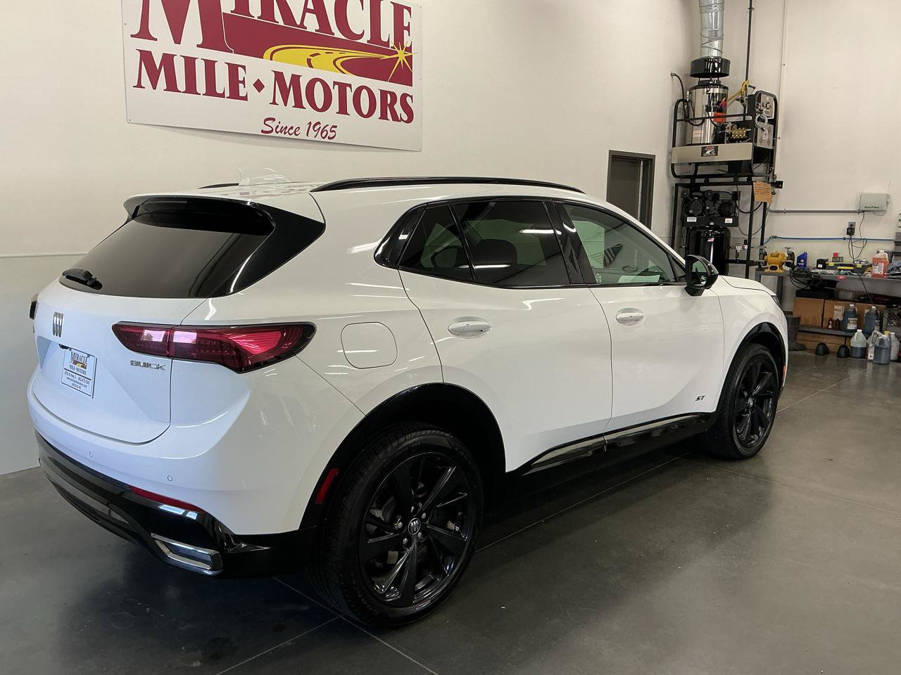 Used 2024 Buick Envision Sport Touring AWD/4WD image 7