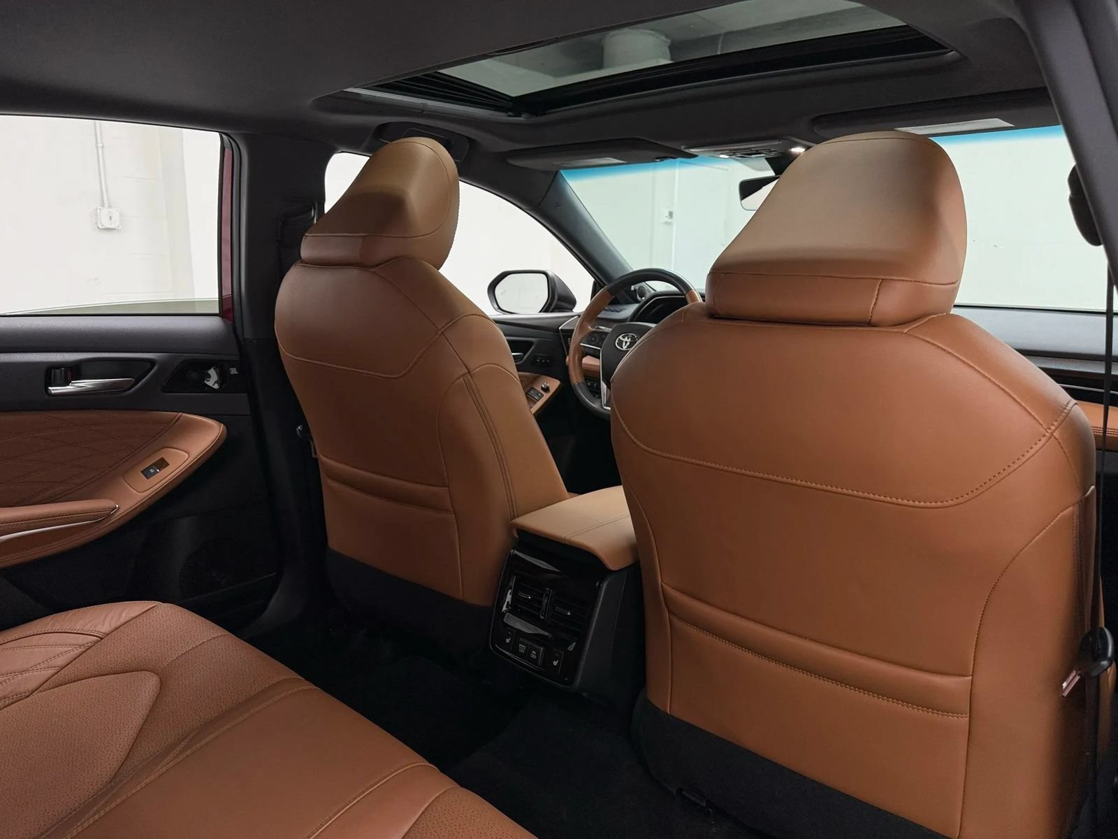 Used 2022 Toyota Avalon Limited w/ Advanced Safety Package FWD image 15