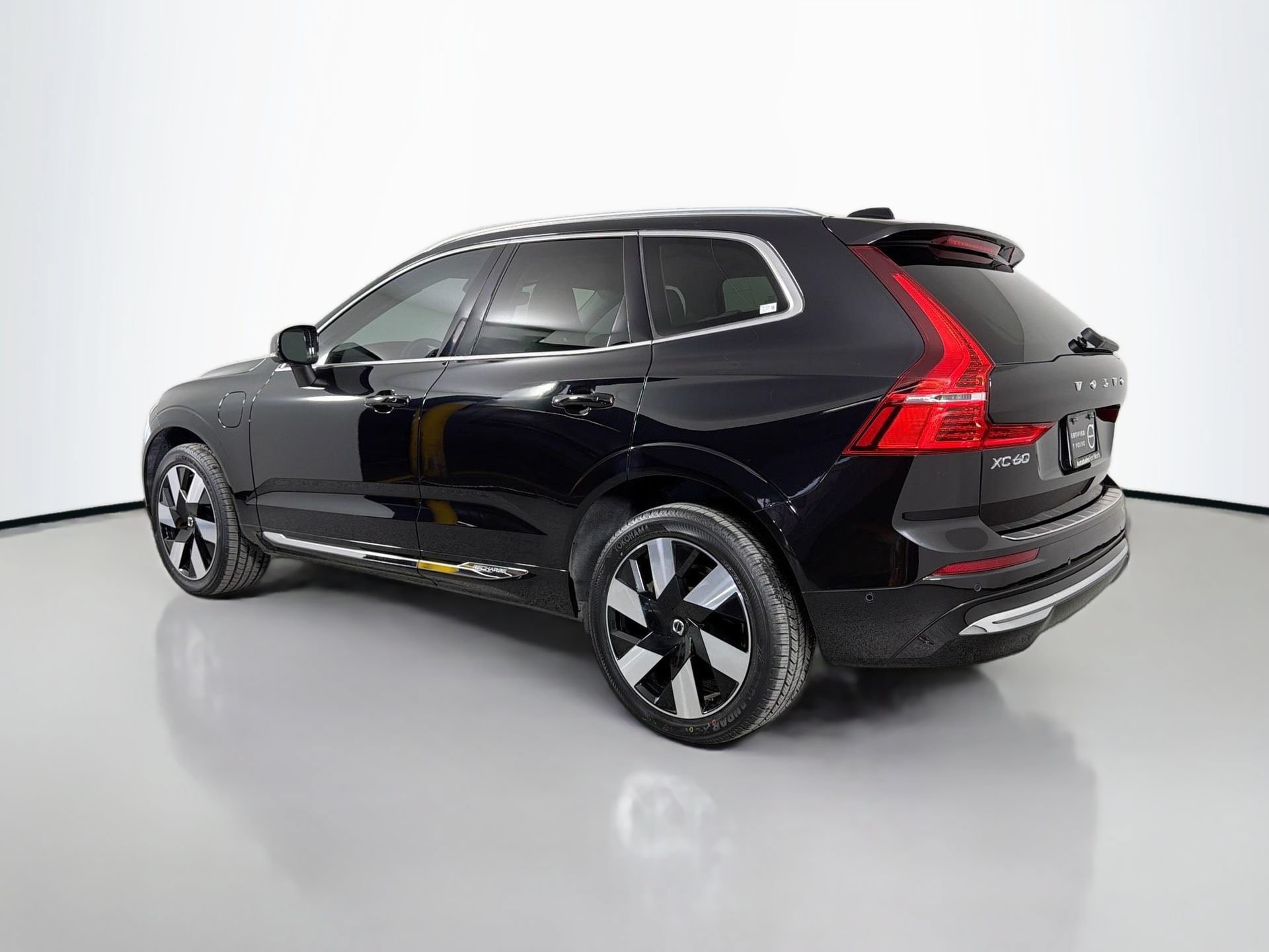 Certified 2023 Volvo XC60 T8 Plus w/ Protection Package Premier AWD/4WD image 8