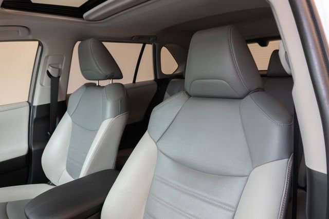 Used 2020 Toyota RAV4 Limited w/ All Weather Liner Package AWD/4WD image 20