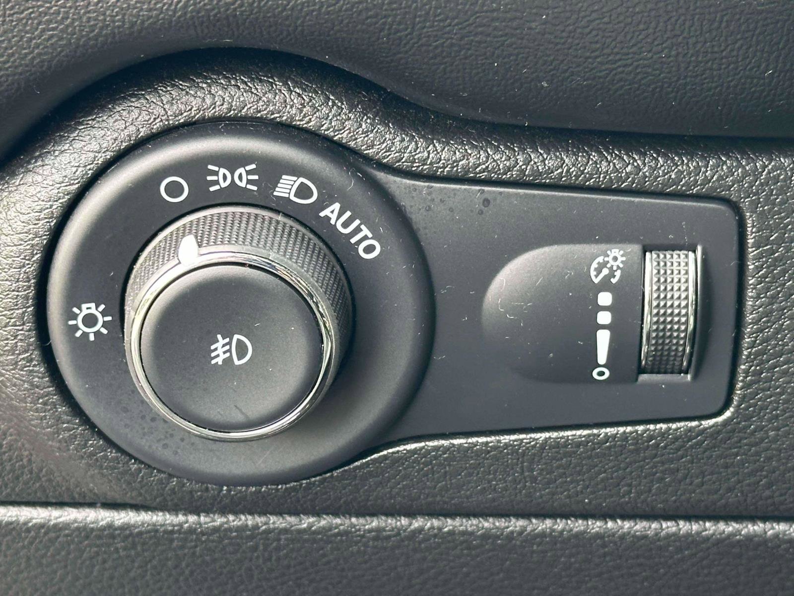 Used 2022 Dodge Durango GT w/ Blacktop Package image 19