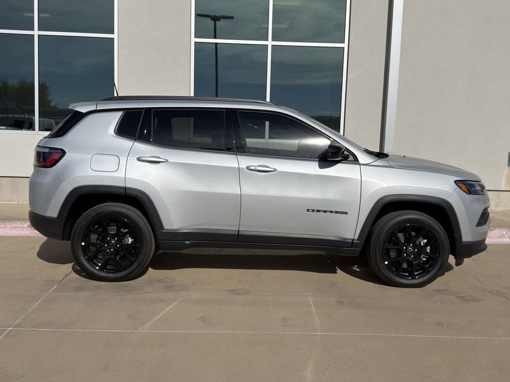 New 2026 Jeep Compass Latitude AWD/4WD image 4
