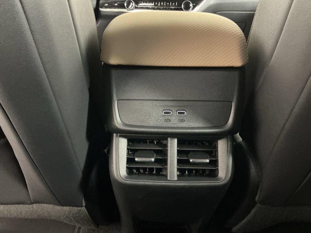 New 2027 Chevrolet Equinox ACTIV w/ Safety and Technology Package AWD/4WD image 18