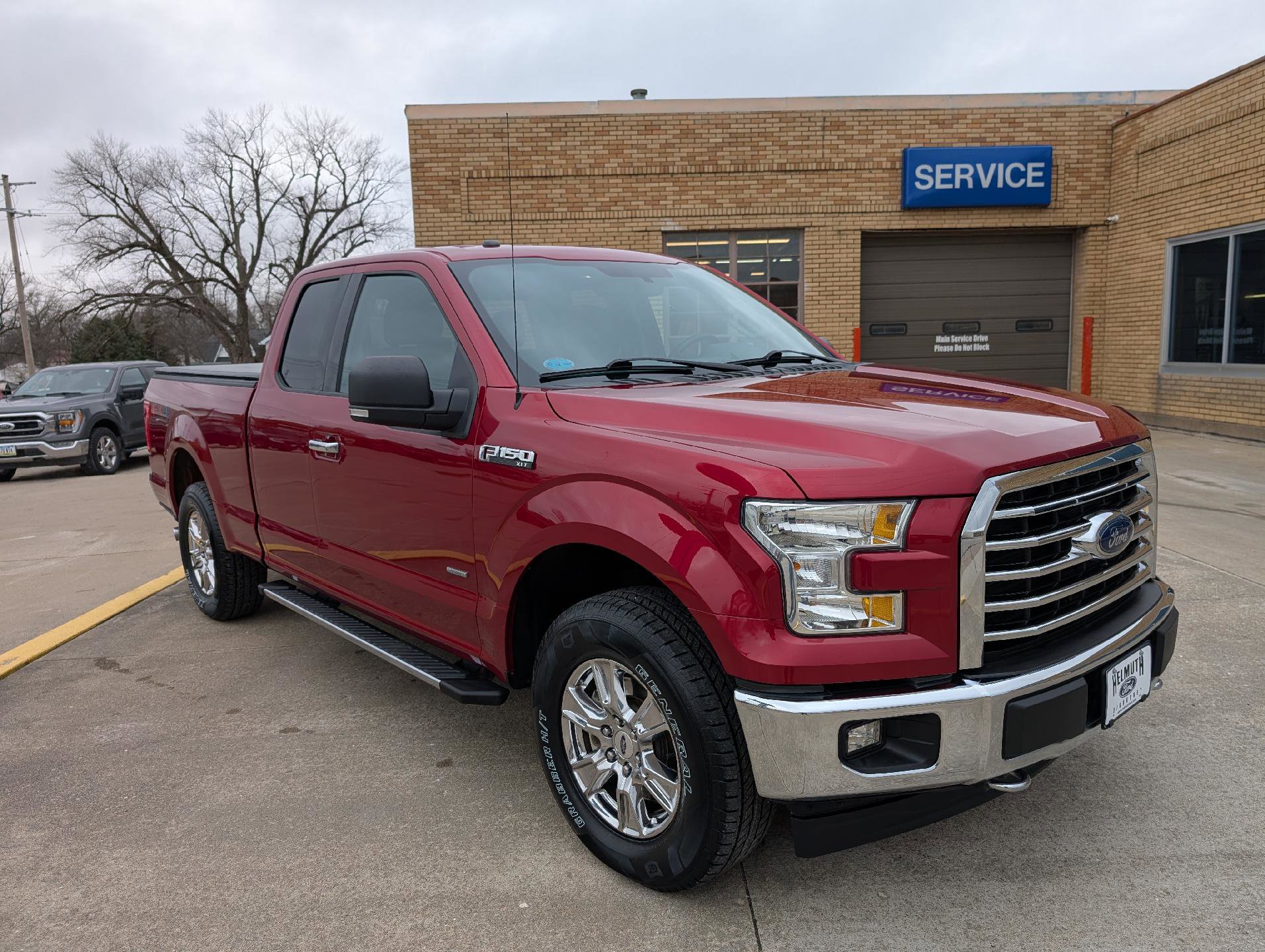 Used 2017 Ford F150 XLT w/ Equipment Group 302A Luxury image 4