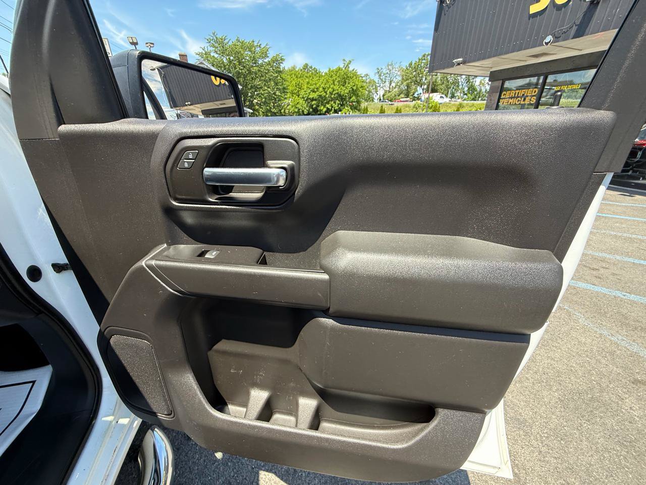 Used 2019 Chevrolet Silverado 1500 Custom Trail Boss AWD/4WD image 19