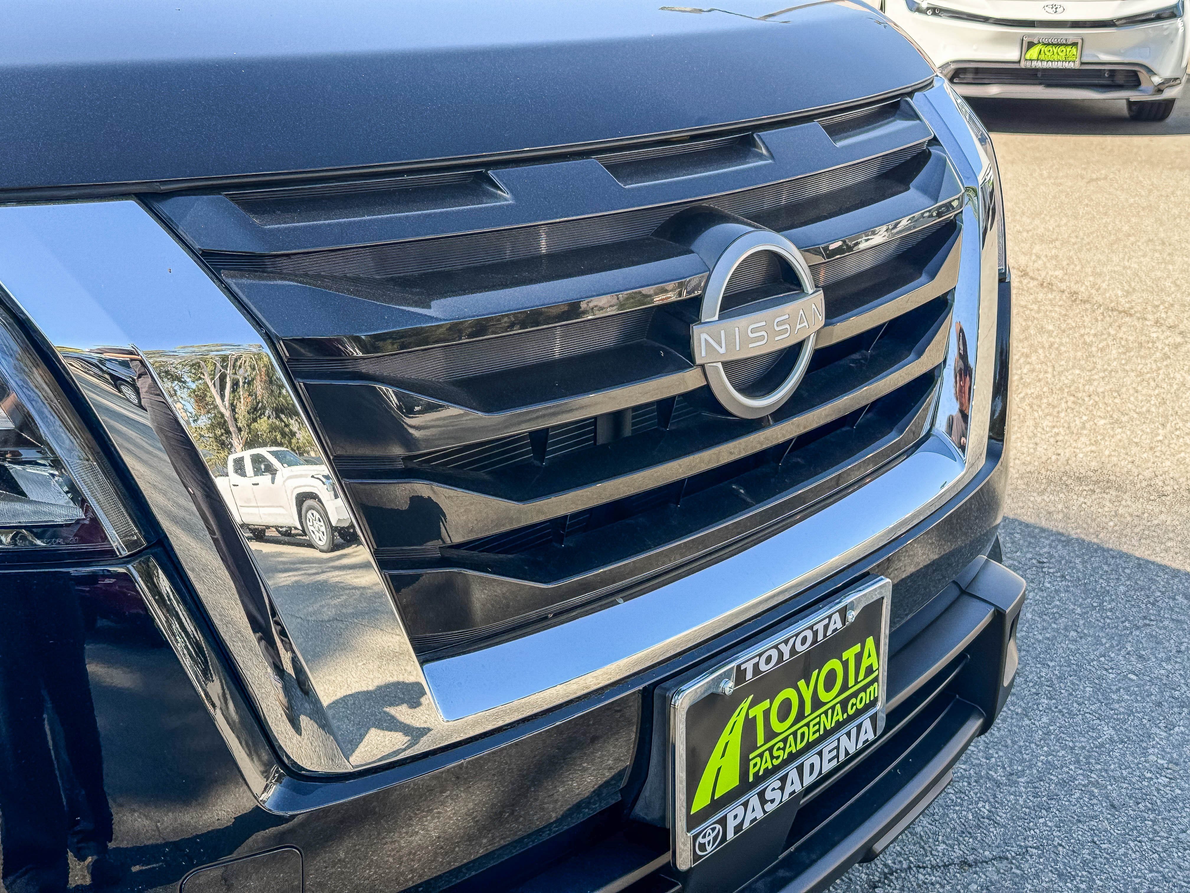 Used 2024 Nissan Pathfinder S FWD image 5