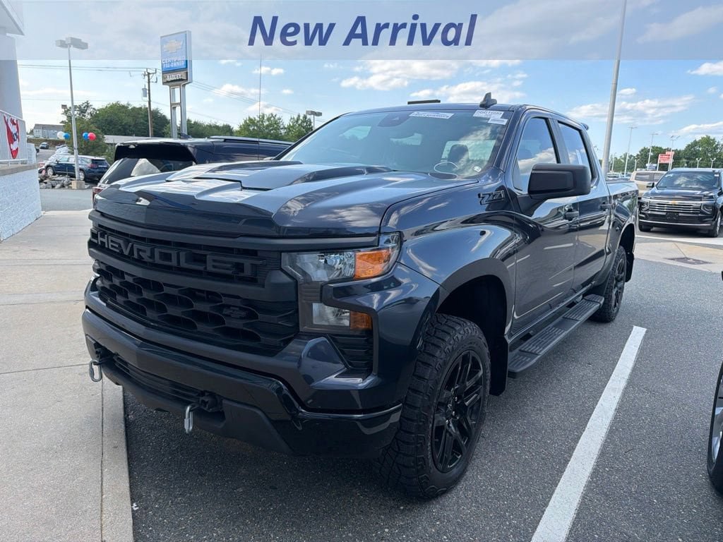 Used 2024 Chevrolet Silverado 1500 Custom Trail Boss w/ LPO, Dark Essentials Package