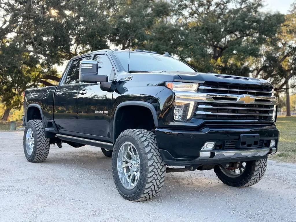 Used 2023 Chevrolet Silverado 2500 High Country w/ Safety Package II image 80