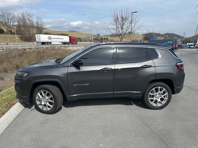 Used 2023 Jeep Compass Latitude w/ Sun and Sound Group image 35