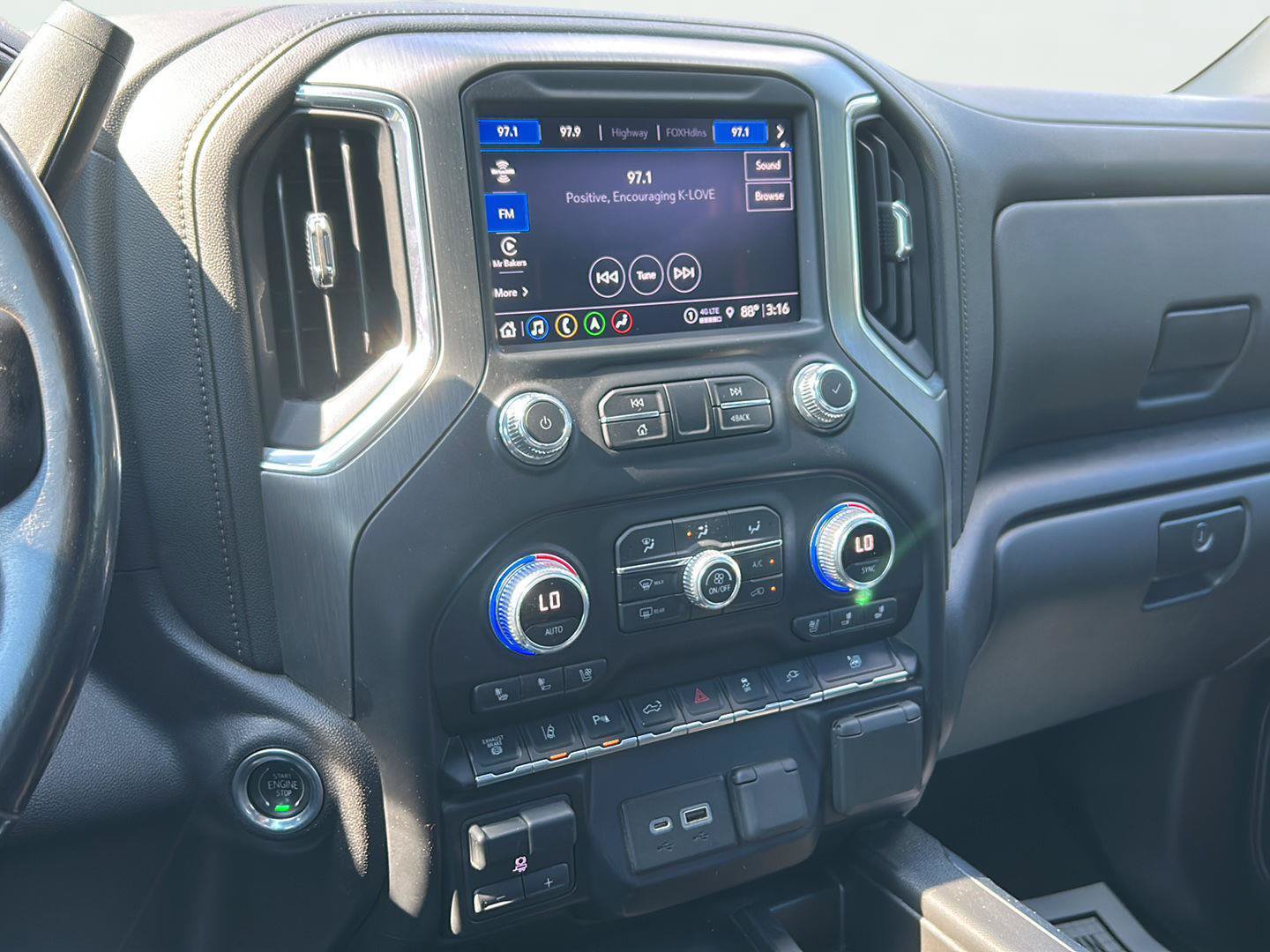 Certified 2022 GMC Sierra 3500 Denali w/ Technology Package AWD/4WD image 21