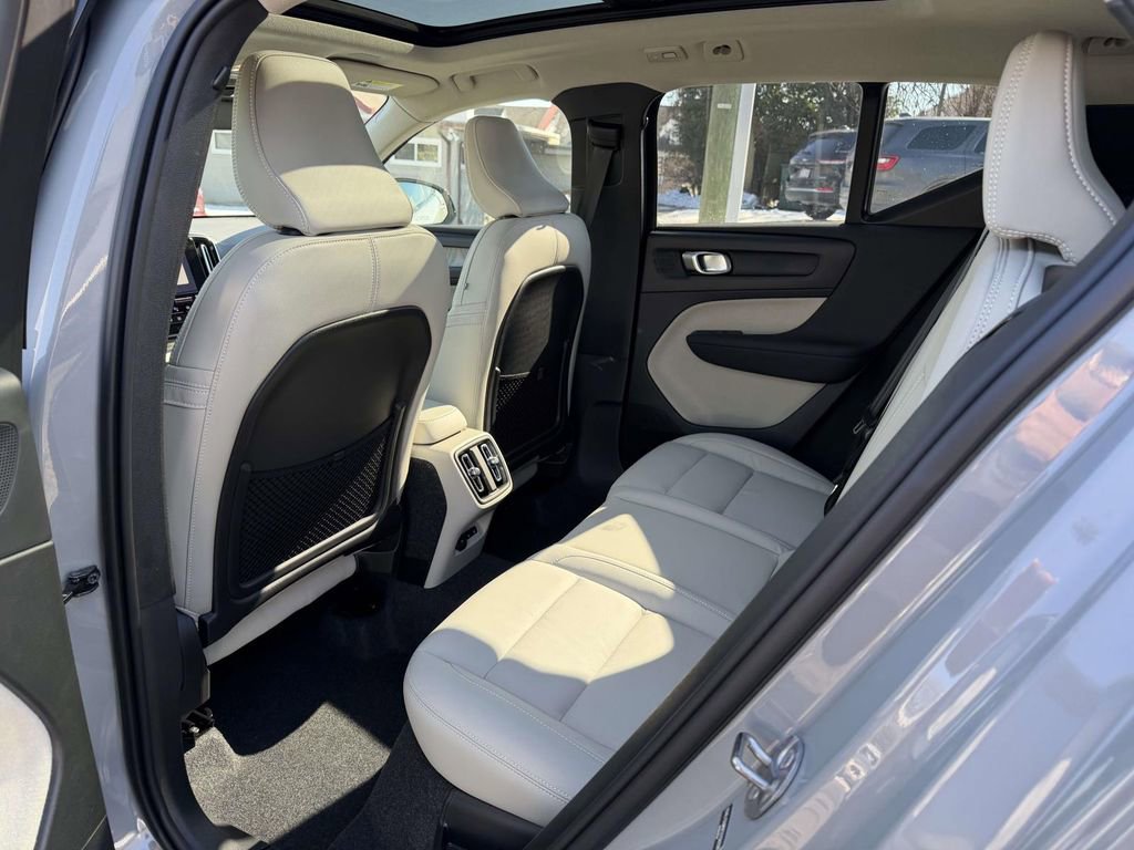New 2026 Volvo XC40 B5 Ultra w/ Protection Package Premier image 14