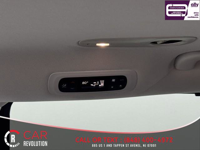 Used 2023 Chrysler Pacifica Touring-L FWD image 49