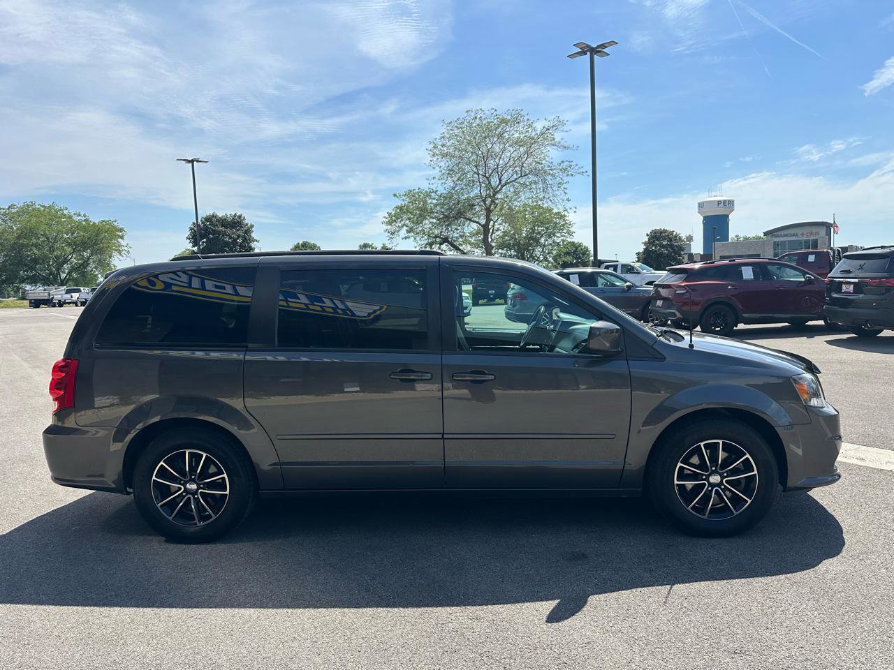 Used 2016 Dodge Grand Caravan R/T FWD image 8