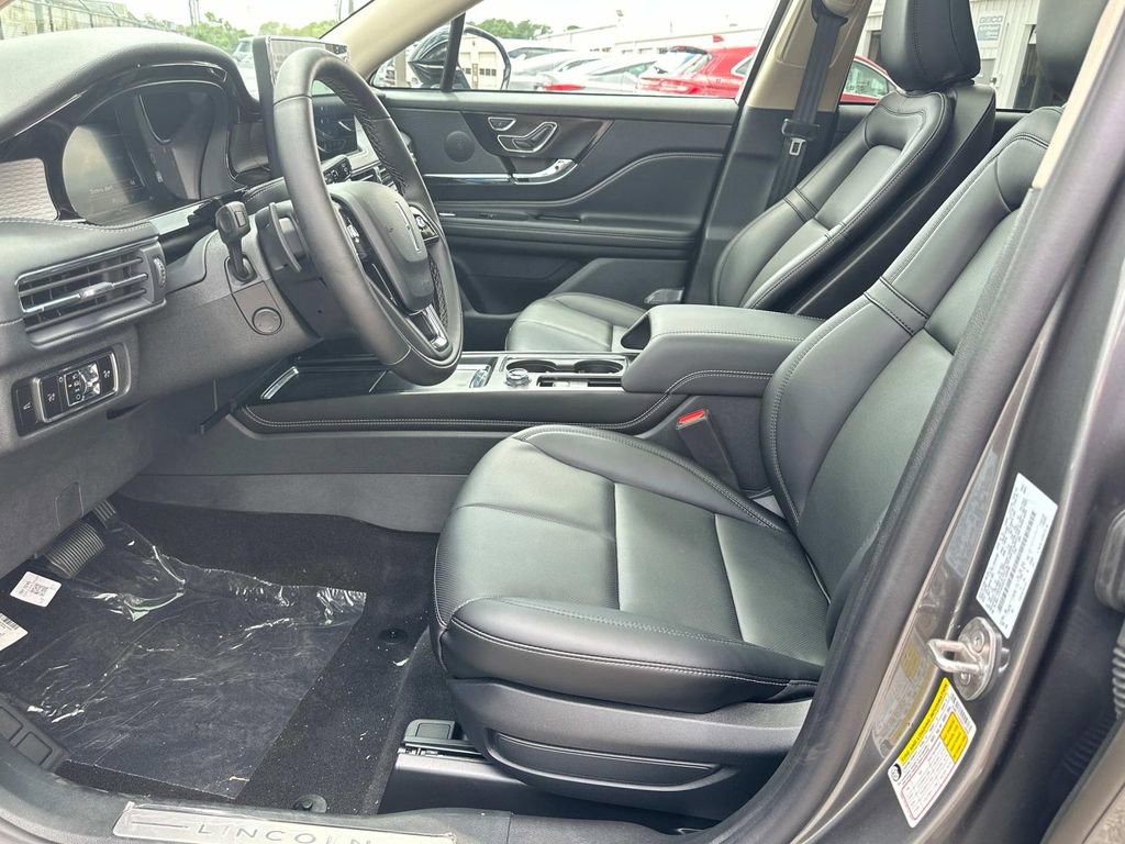 New 2025 Lincoln Corsair FWD w/ Equipment Group 101A image 9