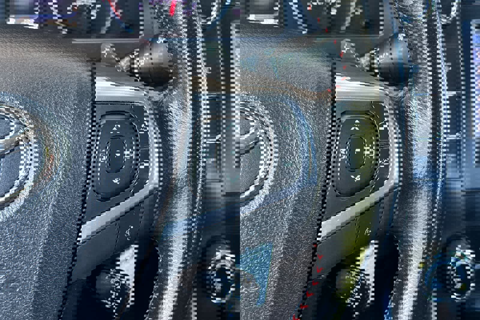 Used 2016 Toyota Camry SE FWD image 25