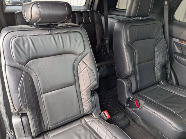 Used 2019 Ford Explorer Platinum image 37