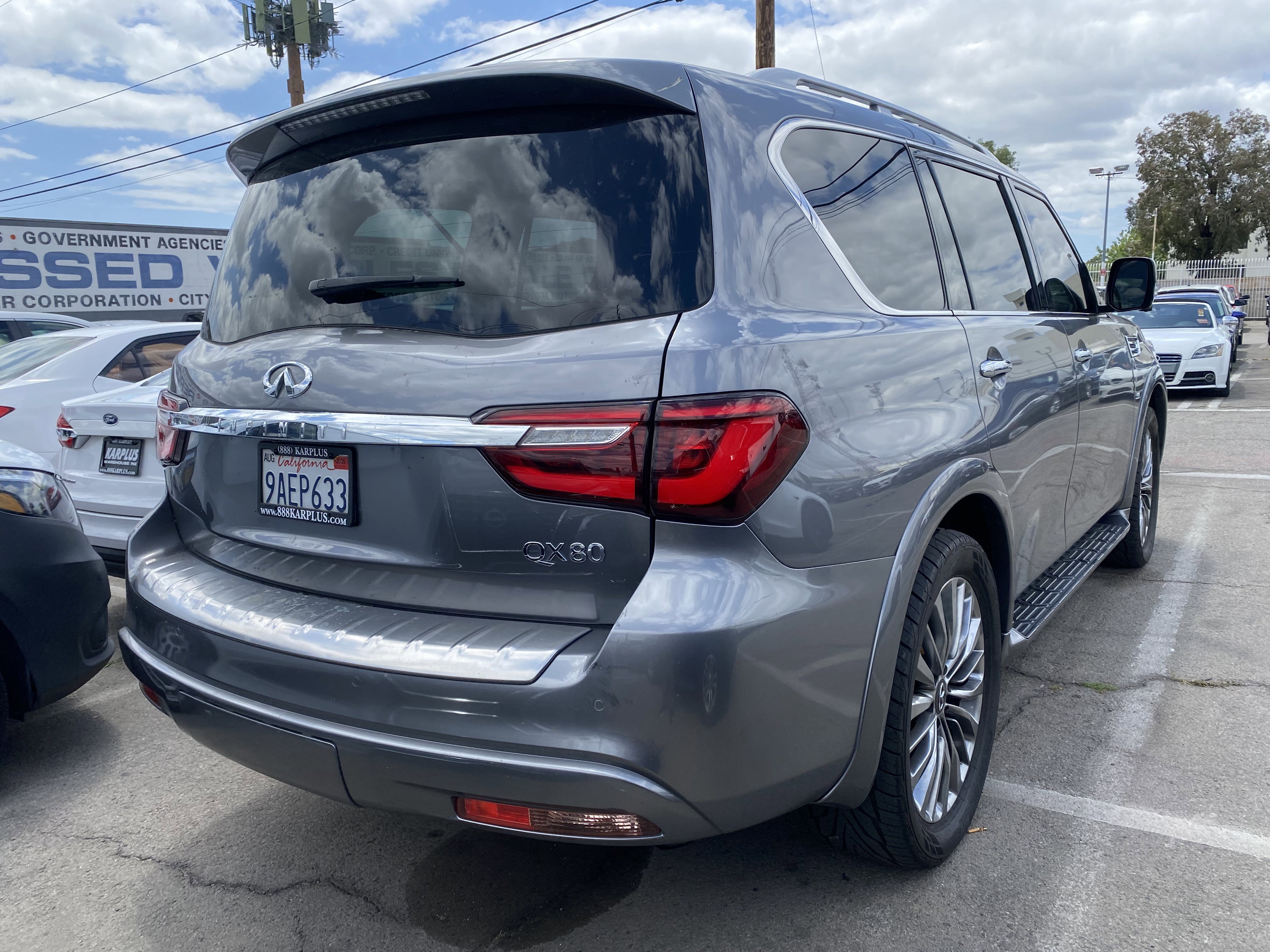 Used 2018 INFINITI QX80 4WD w/ Driver Assistance Package image 10