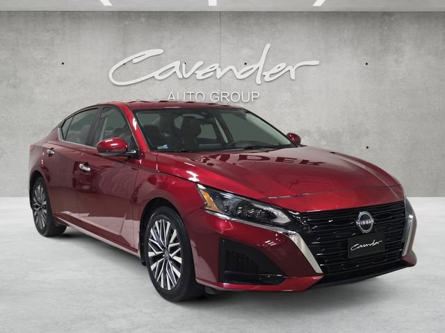Used 2023 Nissan Altima 2.5 SV FWD image 2