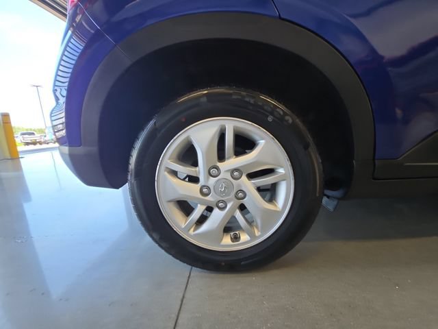Used 2021 Hyundai Venue FWD image 27