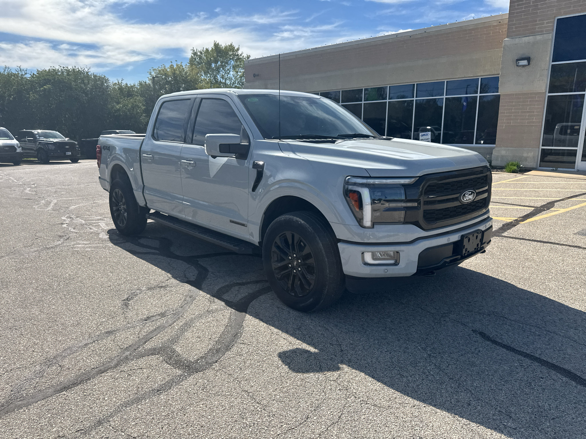 Used 2024 Ford F150 Lariat AWD/4WD image 3