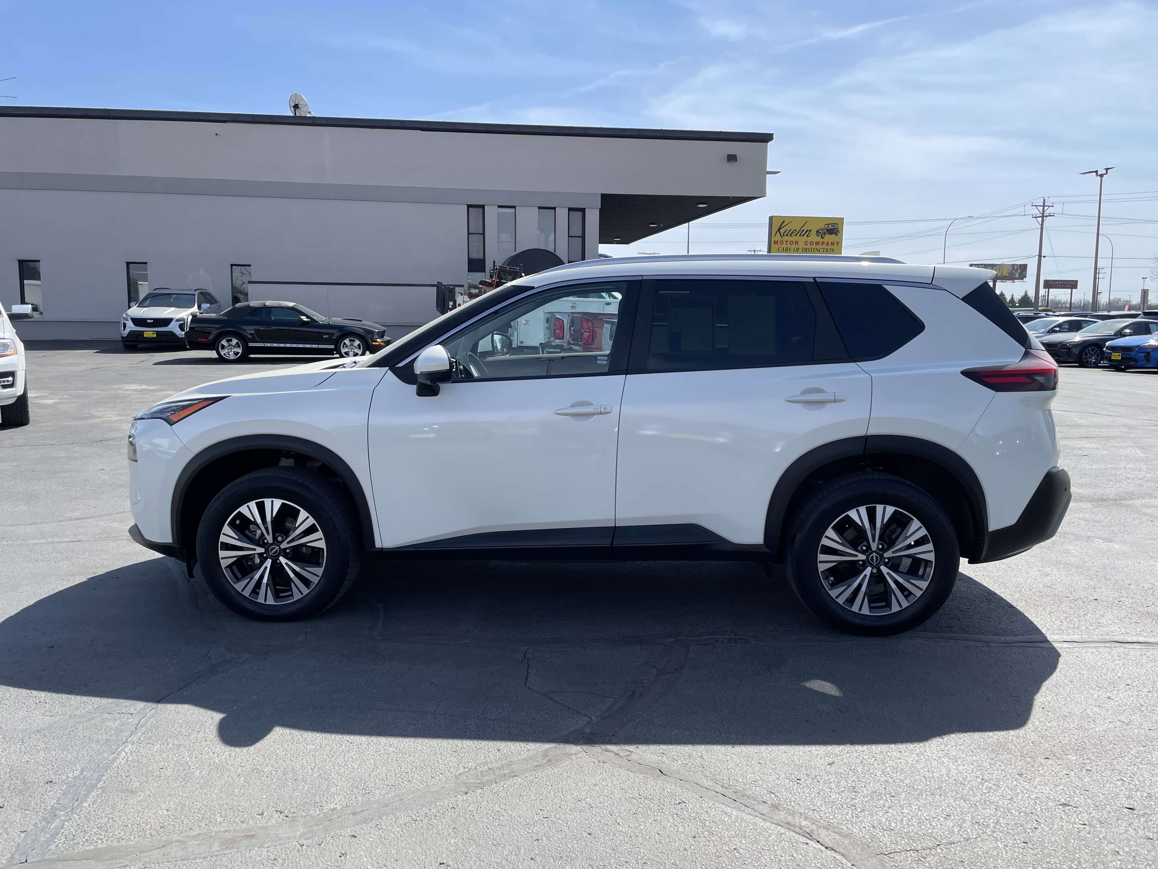 Used 2023 Nissan Rogue SV image 6
