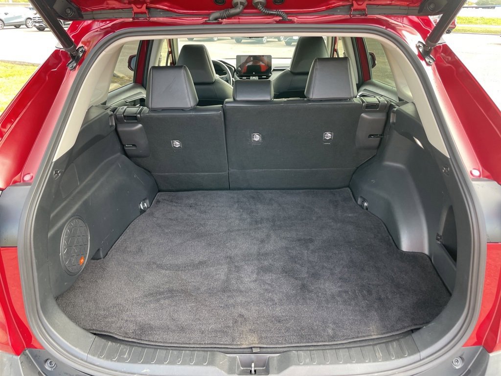 Used 2023 Toyota RAV4 XLE Premium image 8
