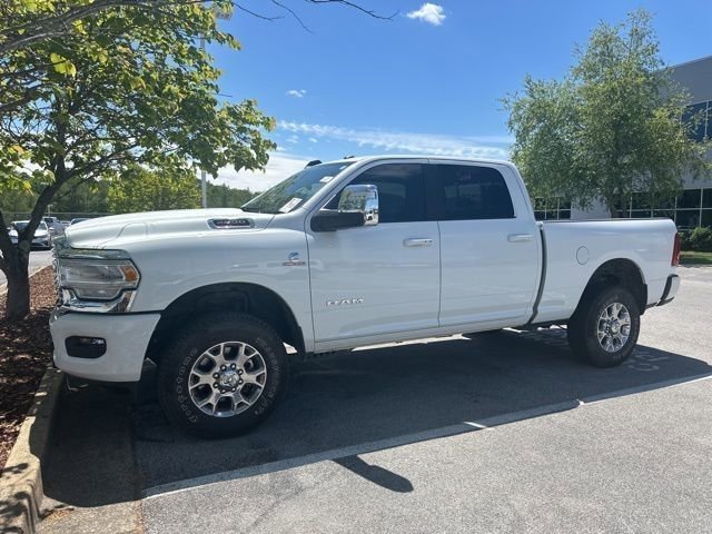 Used 2024 RAM 2500 Laramie w/ Safety Group AWD/4WD image 2