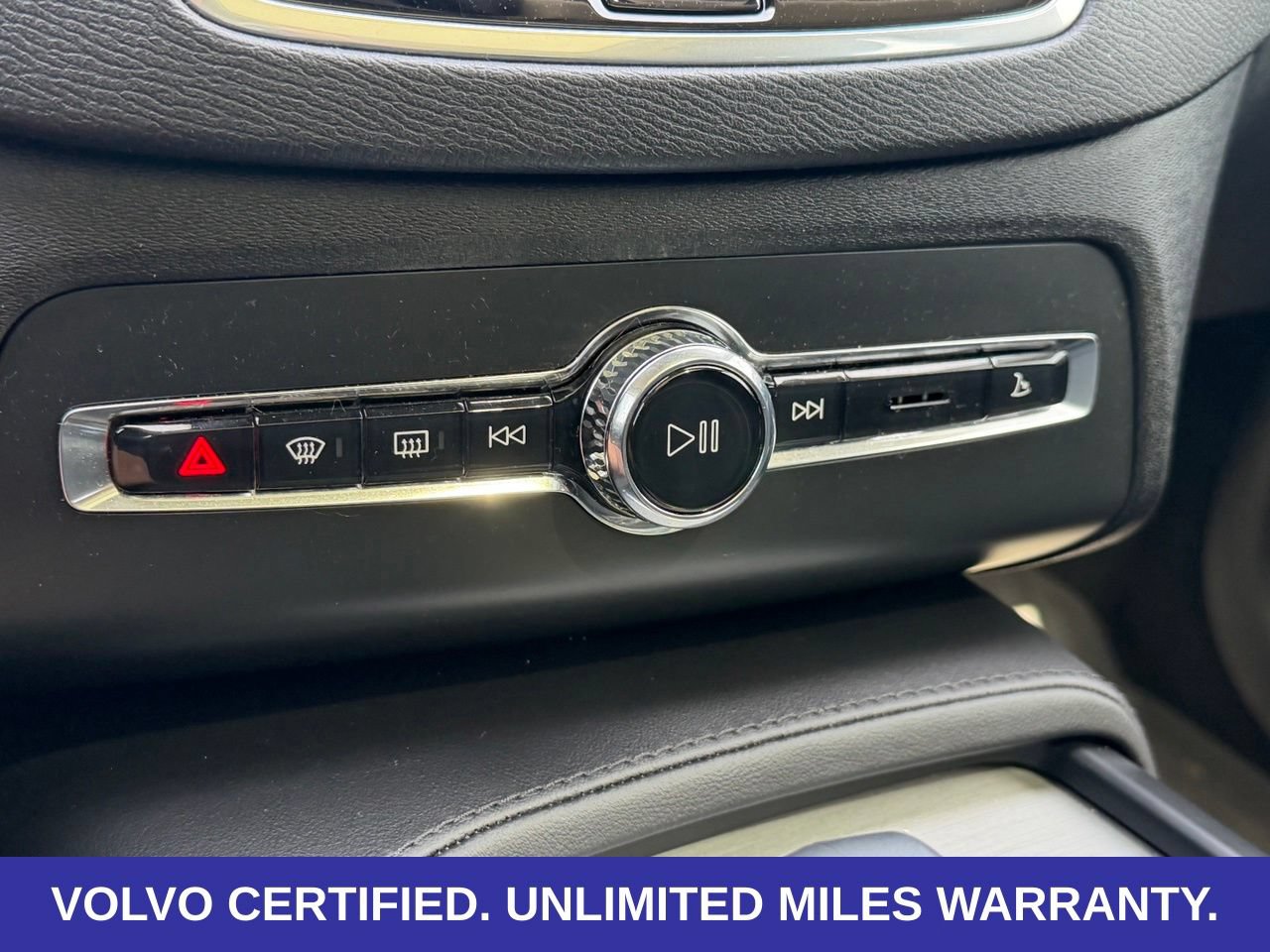 Certified 2025 Volvo XC90 B5 Core w/ Protection Package Premier AWD/4WD image 21