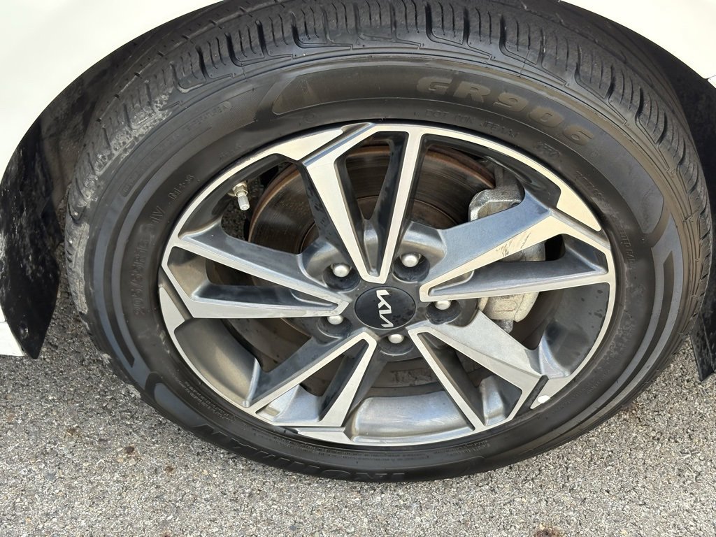 Used 2023 Kia Forte LXS FWD image 14