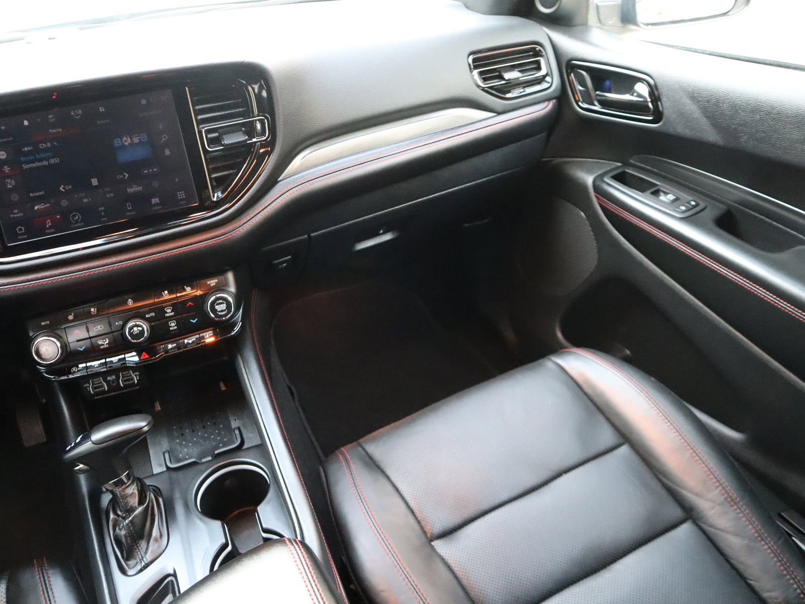 Used 2025 Dodge Durango GT image 32