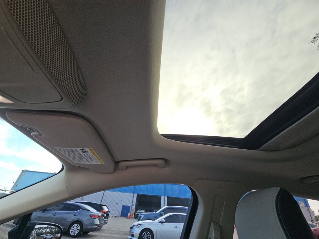 Used 2019 Ford Fusion SE w/ Equipment Group 151A image 12