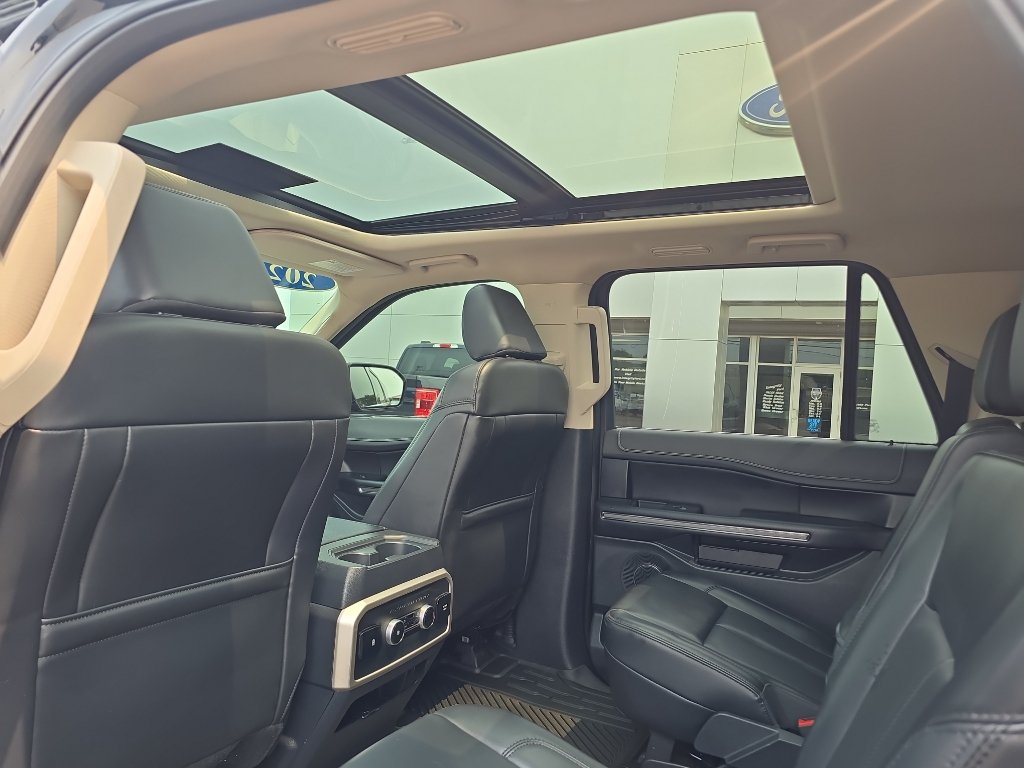 Used 2023 Ford Expedition Max XLT AWD/4WD image 17