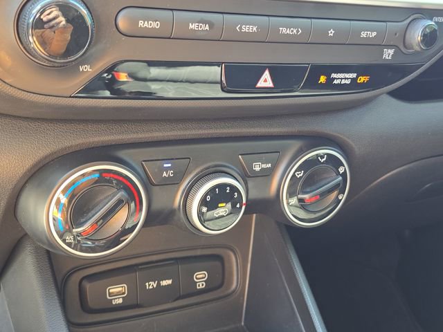 Used 2023 Hyundai Venue SE image 25